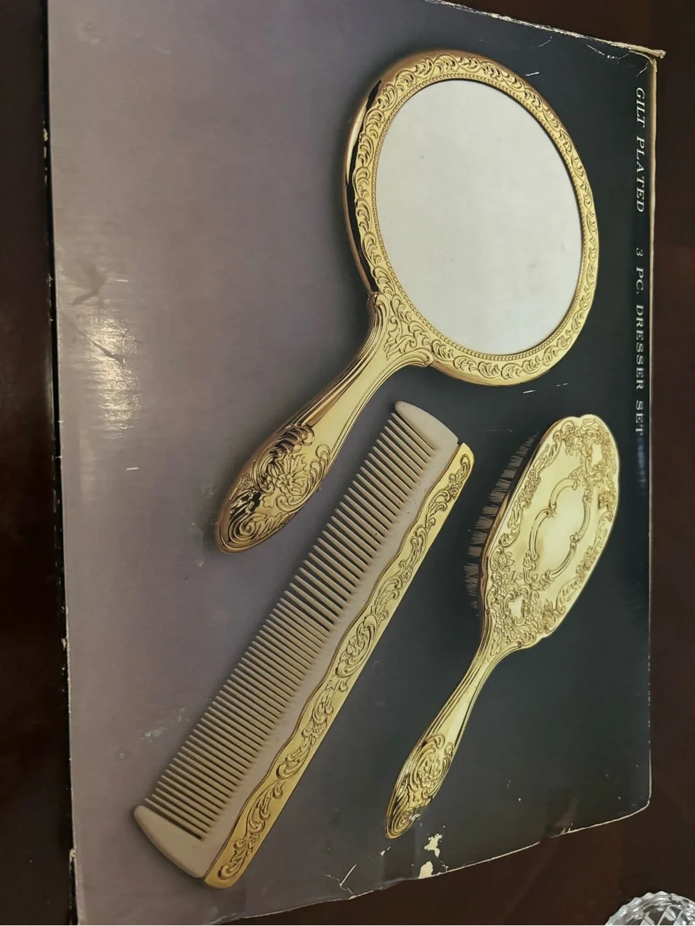 N/A elegant gold